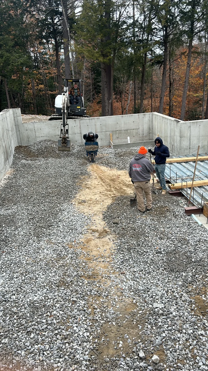 Foundation gravel preparation